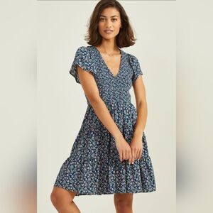 🌷Ginny Floral Smocked Dress in Navy & Pink, Altar'd State, M